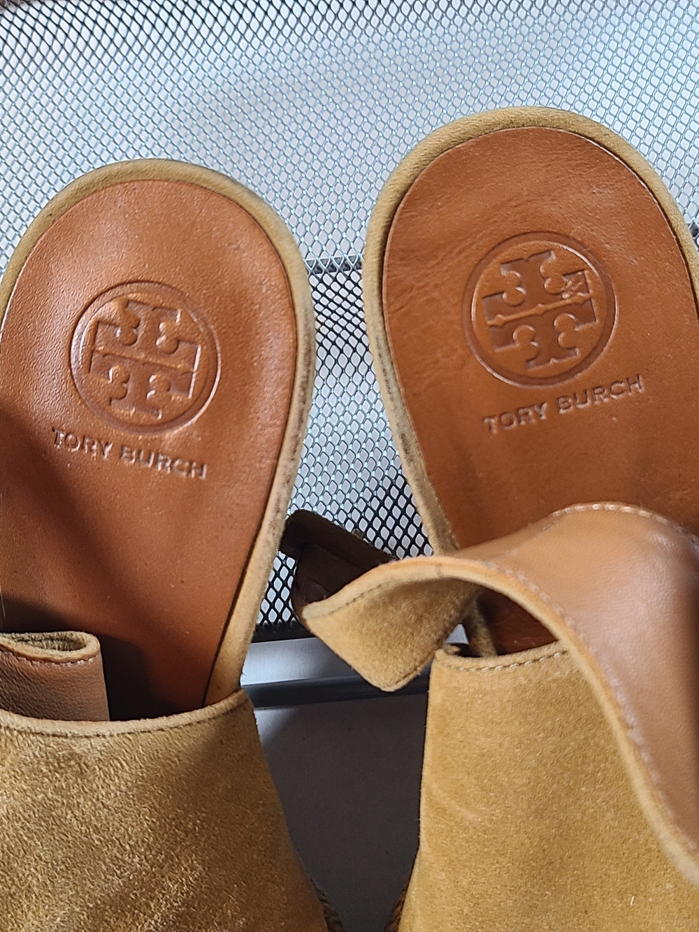 Tory Burch Camel Suede Peep-Toe Wedge with Ankle Strap Beautiful Womens 8 1/2 - Picture 10 of 11